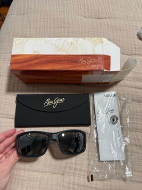 NWT Maui Jim Kanaio Coast Sunglasses